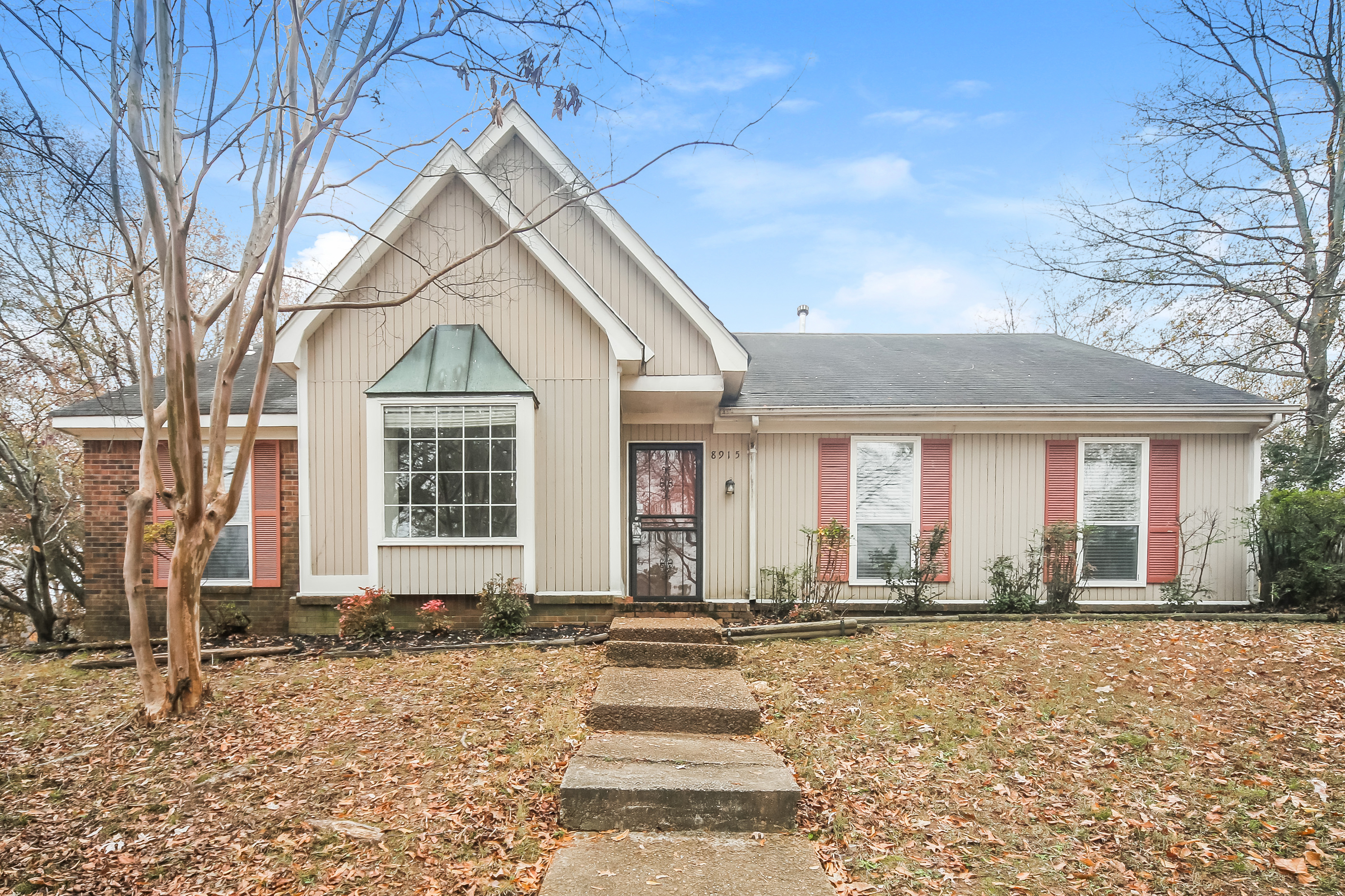 8915 LANTHORN CV CORDOVA, TN 38016